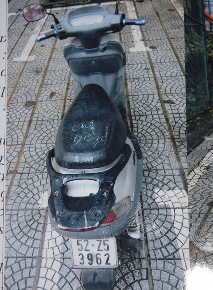 Tim thay mot so vat dung nghi cua ten cuop anh 1