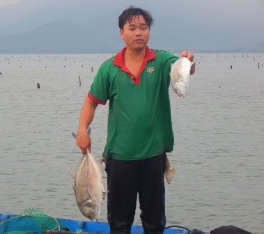 Ca chet hang loat o cua bien Lang Co hinh anh