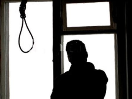 Thi the thi doi truong trong tu the treo co tai nha tam hinh anh