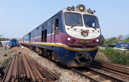 Duong sat Bac - Nam thong tuyen sau gan 20 gio gian doan hinh anh