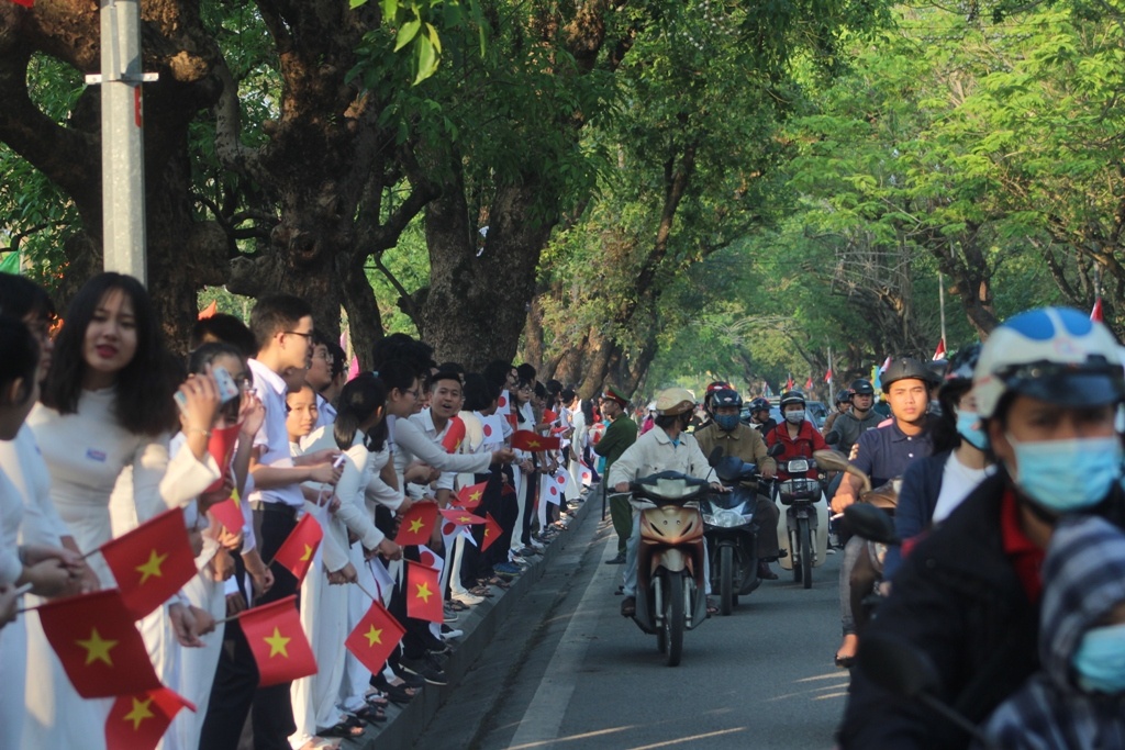 Nhat hoang den tham Hue anh 1