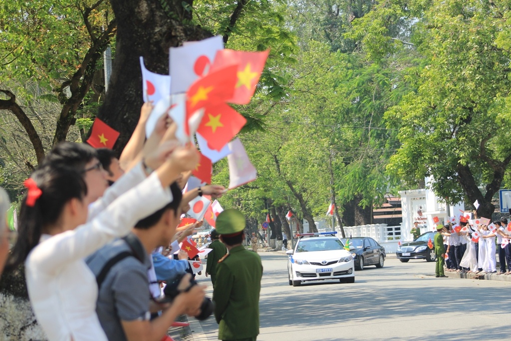 Nhat hoang ket thuc chuyen tham Hue anh 2