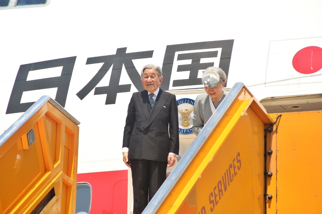 Nha vua Nhat Ban roi Hue, ket thuc chuyen tham Viet Nam hinh anh