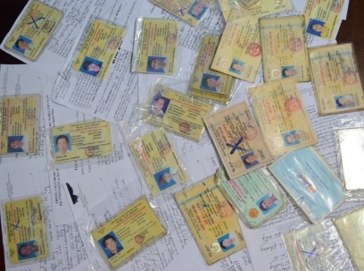 CSGT phat hien hang chuc tai xe su dung bang lai gia hinh anh