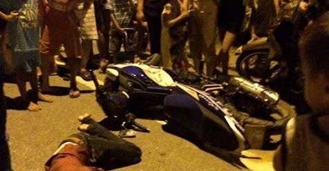 Canh sat quat nga ten trom xe may co y dinh bo chay hinh anh