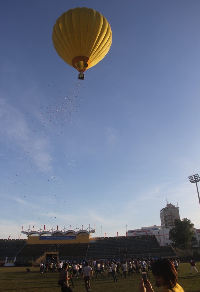 Rai tien de quang ba sach anh 2