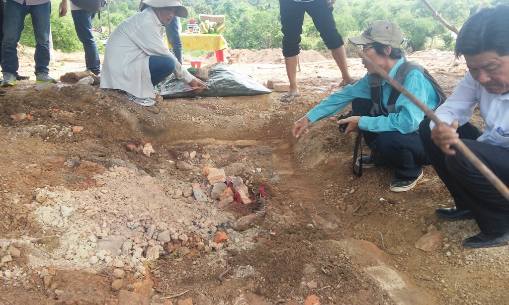 Di dời lăng mộ vợ vua ảnh 1 Di doi lang mo vo vua anh 1