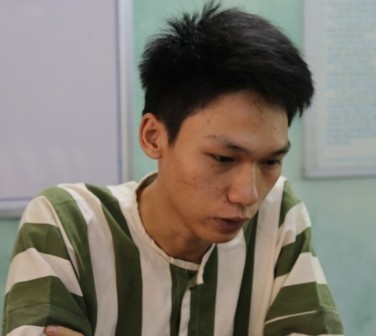 Cuong hiep bat thanh, 9X cuop iPhone ban gai moi quen hinh anh