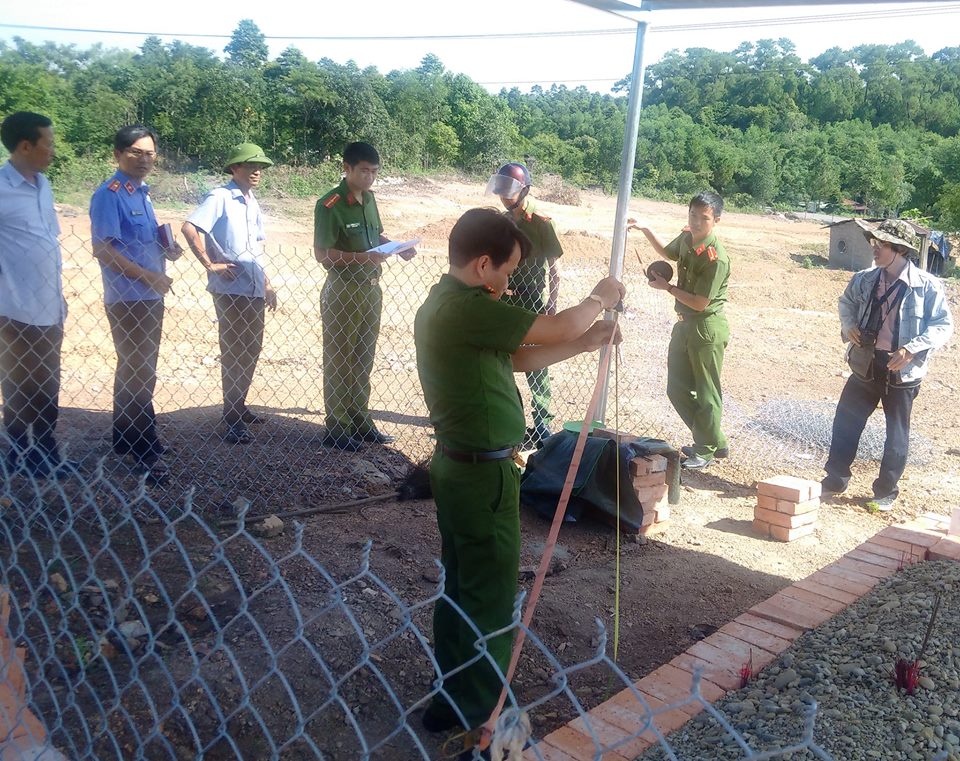 Công an điều tra vụ lăng mộ ảnh 1 Cong an dieu tra vu lang mo anh 1
