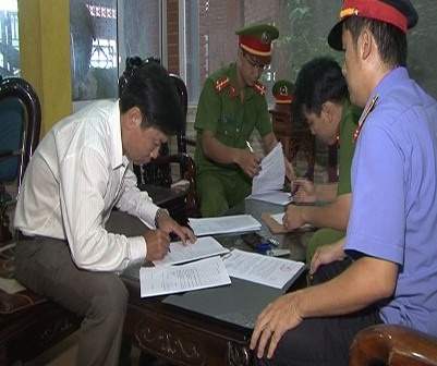 Bat nguyen giam doc thuoc Ban quan ly kinh te Chan May - Lang Co hinh anh