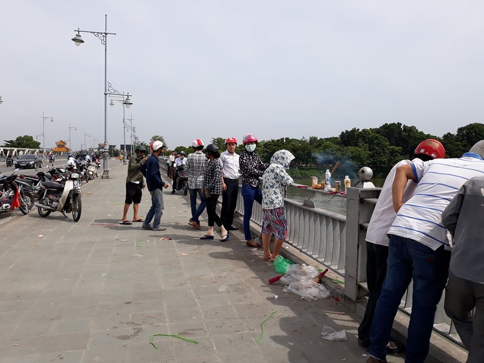 Nam sinh tự tử ảnh 2 Nam sinh tu tu anh 2