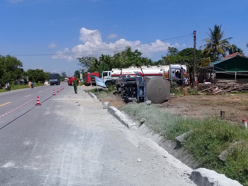 Lat xe bon cho xang anh 1