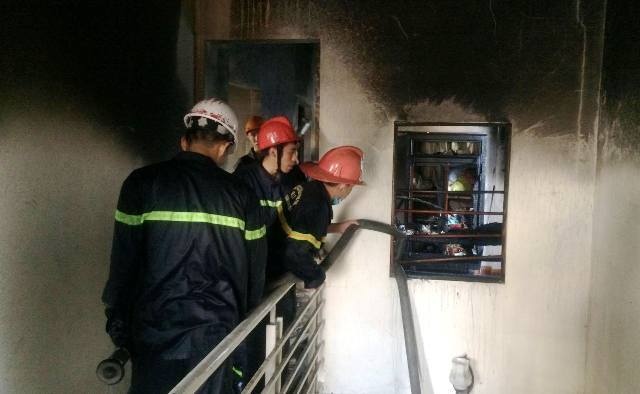 4 người thoát nạn trong vụ cháy nhà ở Huế ảnh 1 4 nguoi thoat nan trong vu chay nha o Hue anh 1