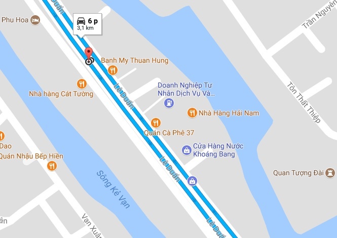 Taxi tông bay trụ đèn ảnh 3 Taxi tong bay tru den anh 3