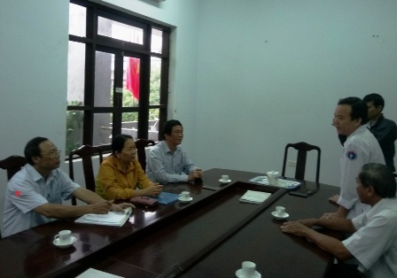 Giam doc So Thong tin xin loi bac si Hoang Cong Truyen hinh anh