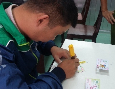 Ga trai lam gia ve so trung thuong 2 ty dong hinh anh