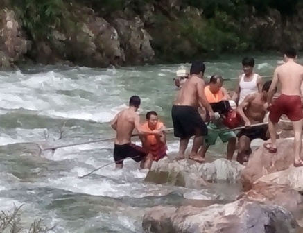 10 kiem lam vien bang rung tro ve sau nhieu ngay mac ket trong lu hinh anh