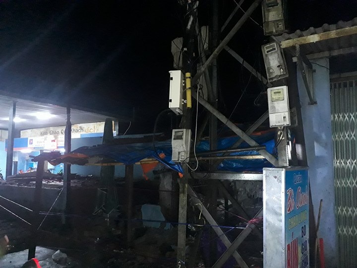 Sập nhà ảnh 2 Sap nha anh 2