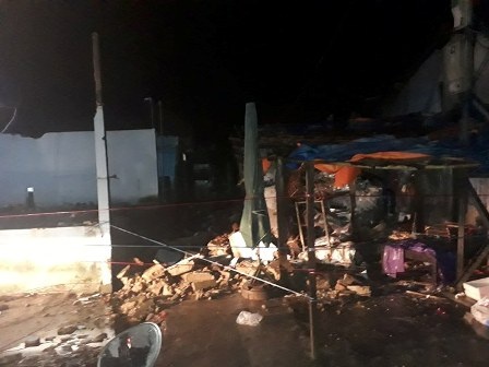 Sap nha, 3 nguoi trong gia dinh bi thuong hinh anh