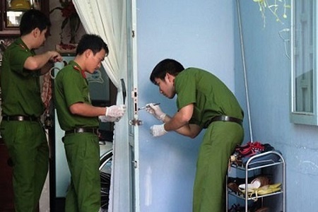 Nguoi than ke vu vo chong giao vien tu vong truoc ngay 20/11 hinh anh