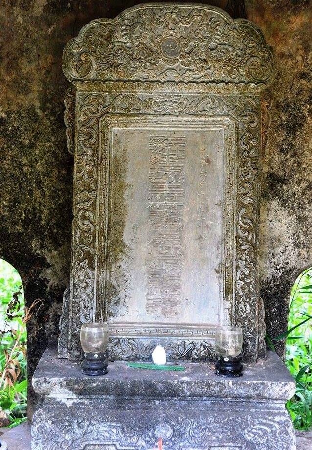 Lăng mẹ vua Dục Đức bị đào xới ảnh 3 Lang me vua Duc Duc bi dao xoi anh 3