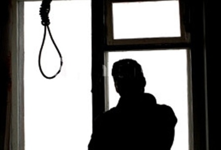 Can bo kiem lam tu vong trong tu the treo co o co quan hinh anh