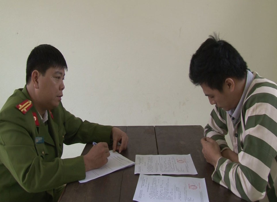 Muon oto cua ban de di trom cap anh 1