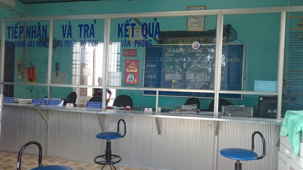 Uy ban phuong vang nhu chua Ba Danh anh 1