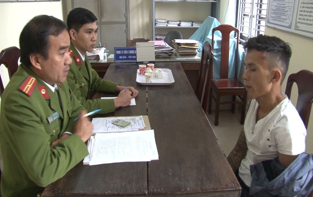 Trộm đột nhập công ty trộm xe ảnh 1 Trom dot nhap cong ty trom xe anh 1