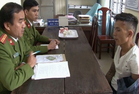 Ke dot nhap cong ty trom xe mung 6 Tet sa luoi hinh anh