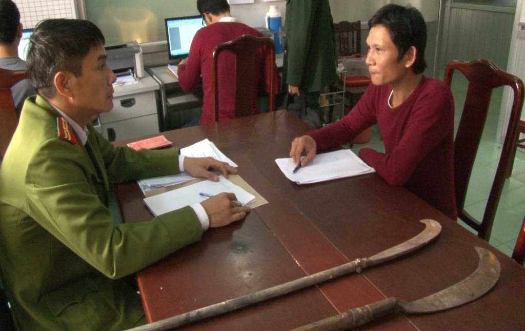 Chém nhau ngày mòng 2 Tết ảnh 1 Chem nhau ngay mong 2 Tet anh 1