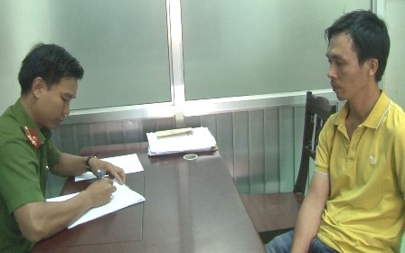 Tai xe taxi tron na o Sai Gon sau khi cam co xe de danh bac hinh anh