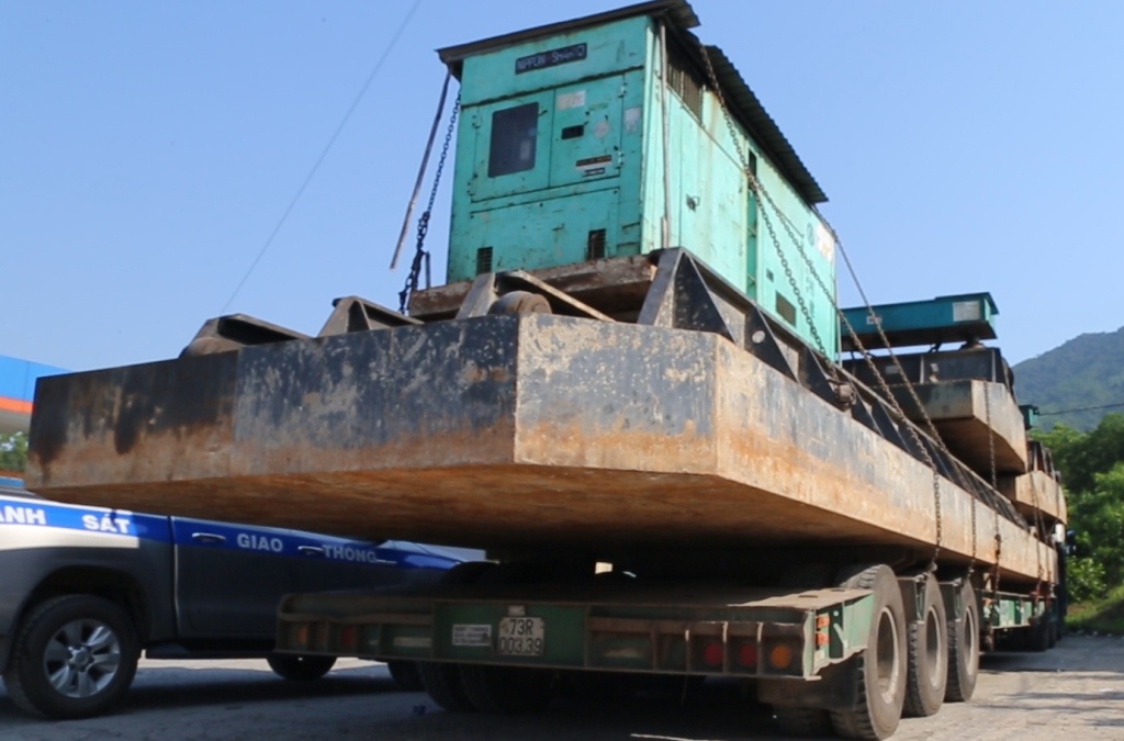 CSGT bat 2 xe qua tai anh 2