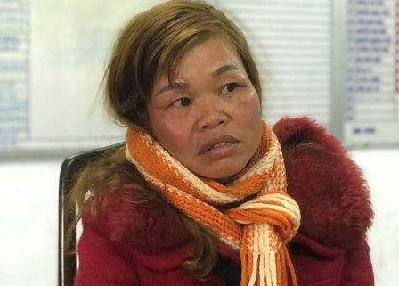 Cong an no sung khong che 'nu quai' buon ban ma tuy hinh anh