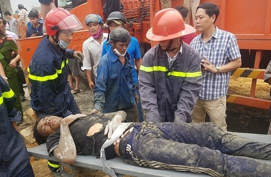 Sap gian giao khien 7 nguoi bi thuong anh 3