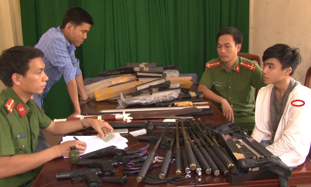 Tàng trữ vũ khí ảnh 1 Tang tru vu khi anh 1