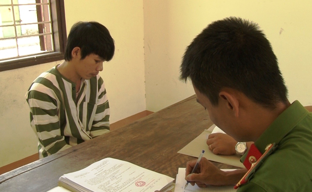 Chem cong an bi thuong anh 1