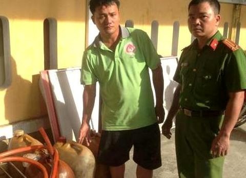 Bat 3 nguoi dan ong trom hang tram lit dau hinh anh