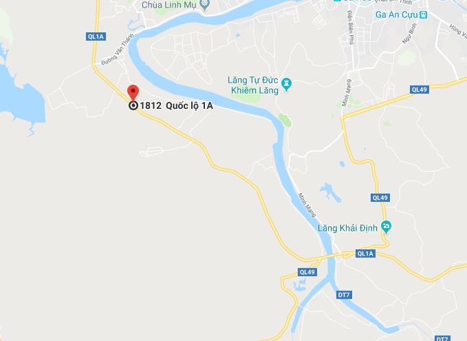 Ôtô khách tông vào vách núi ảnh 3 Oto khach tong vao vach nui anh 3