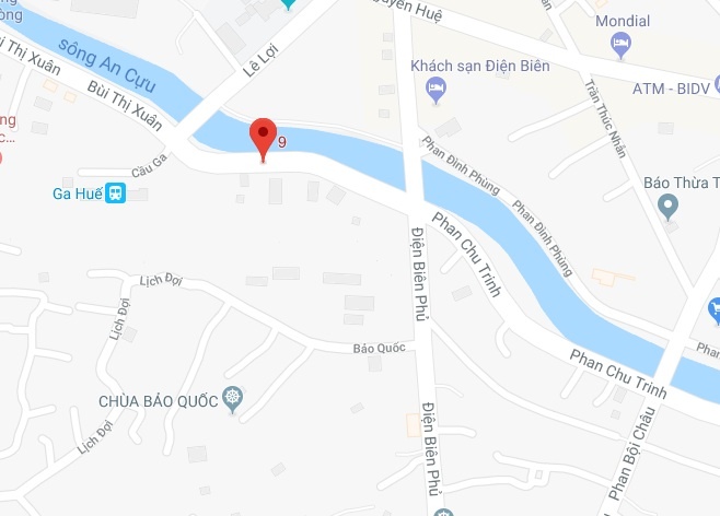 Kẻ ngáo đá cố thủ trên mái nhà ảnh 2 Ke ngao da co thu tren mai nha anh 2