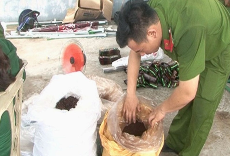 Phat hien co so san xuat ca phe gia thuong hieu hinh anh