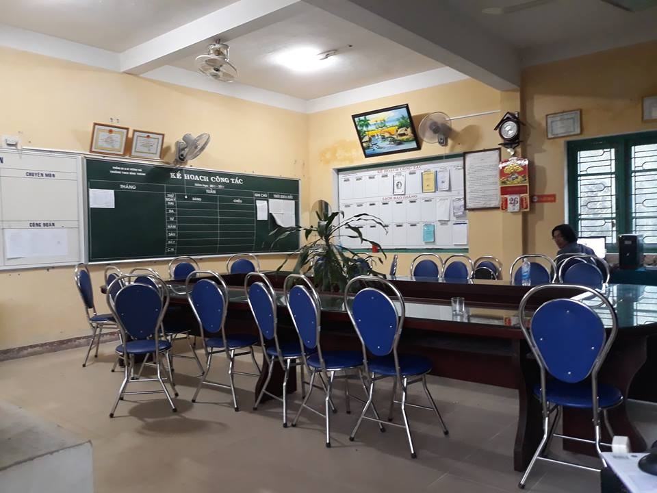 Co giao bi hiep dam ngay o truong anh 2