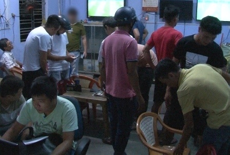 Triet pha o ca do mua World Cup o quan ca phe hinh anh