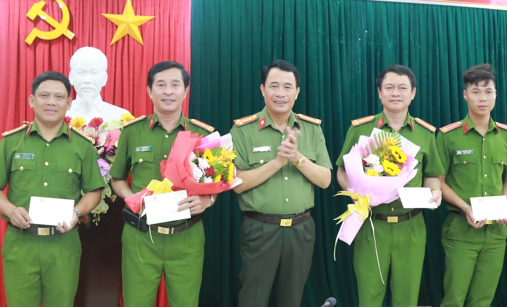 Toi pham tre hoa anh 1