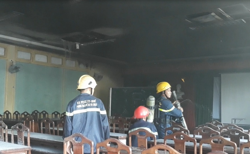 Cháy giảng đường đại học ảnh 1 Chay giang duong dai hoc anh 1