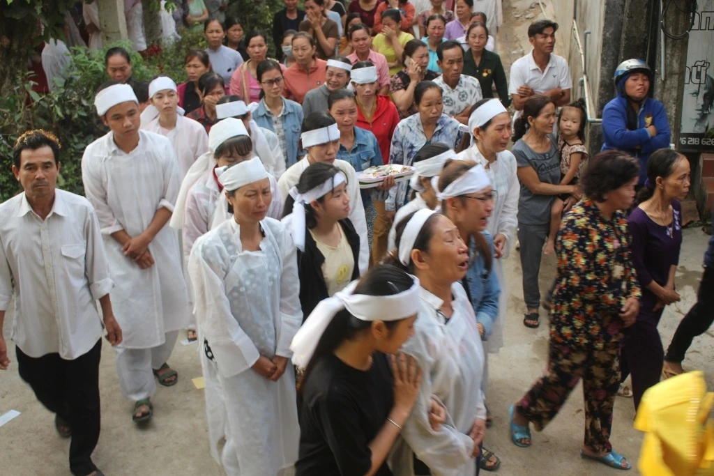 Dai tang o lang co 12 nguoi chet anh 2