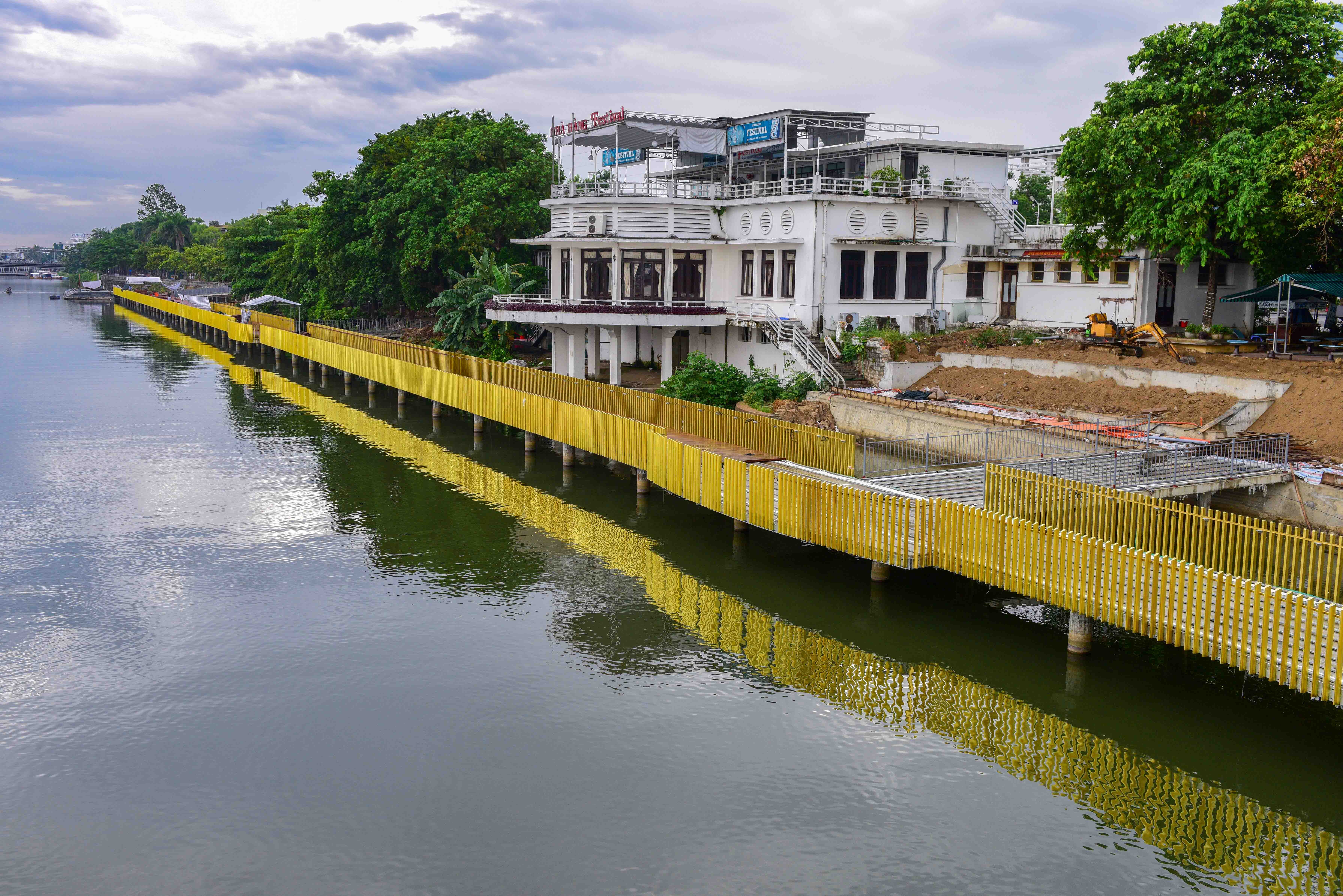 Go lim lam duong di bo bi nut anh 1