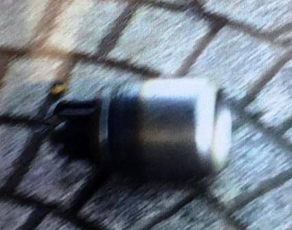 Vat giong min truoc cua hang xe may chi la binh hoi phao giay hinh anh