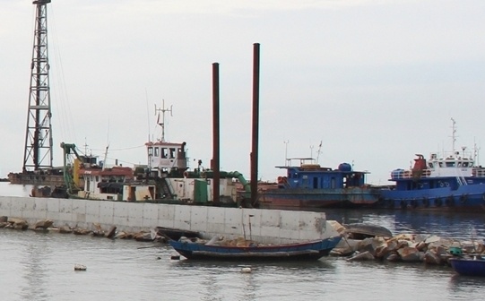 Hue tu choi cho doanh nghiep nhan chim 700.000 m3 bun xuong bien hinh anh