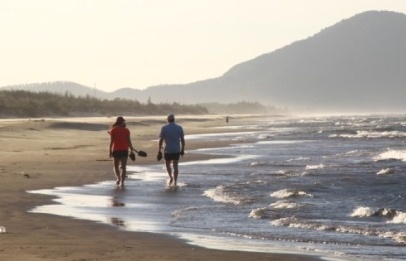 Hai du khach Ha Lan tu vong khi tam bien Lang Co hinh anh